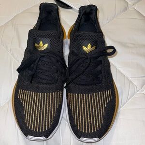 Adidas swift run womens shoes